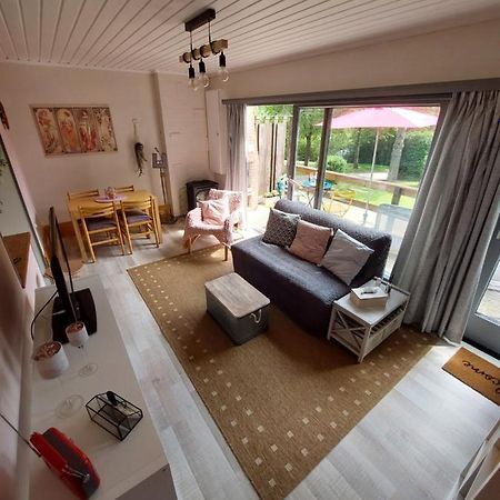 Le Petit Chalet - Bungalow Waulsort Ngoại thất bức ảnh