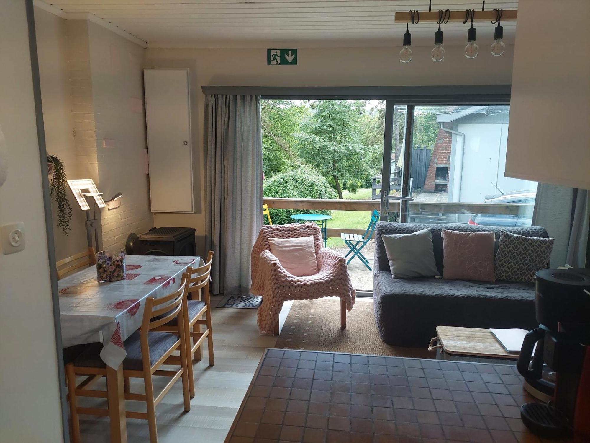 Le Petit Chalet - Bungalow Waulsort Ngoại thất bức ảnh