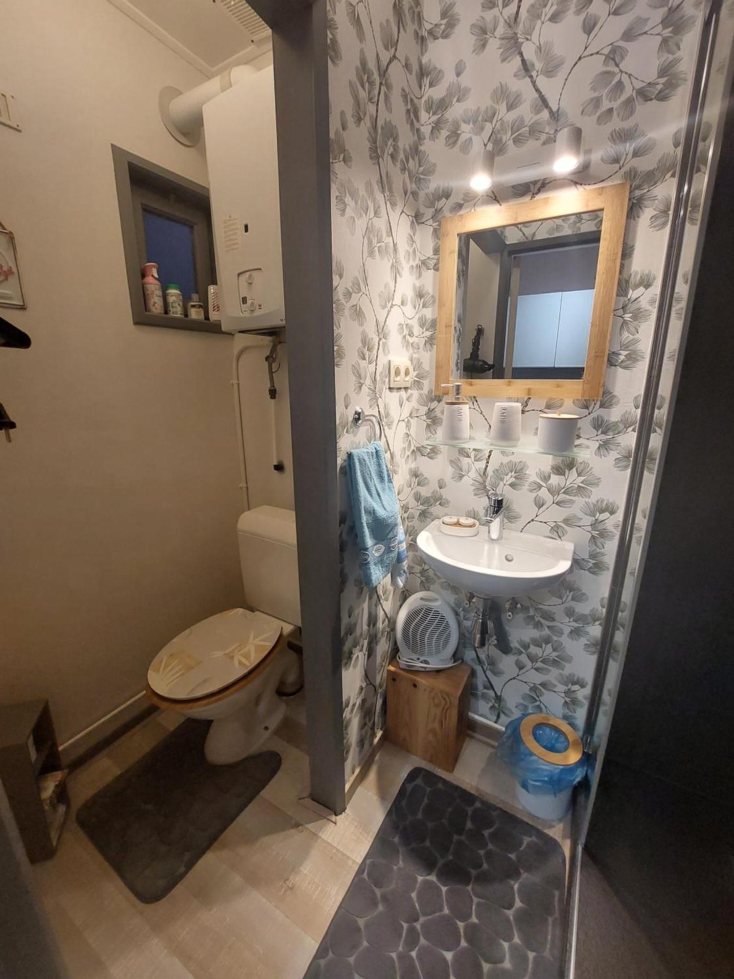 Le Petit Chalet - Bungalow Waulsort Ngoại thất bức ảnh