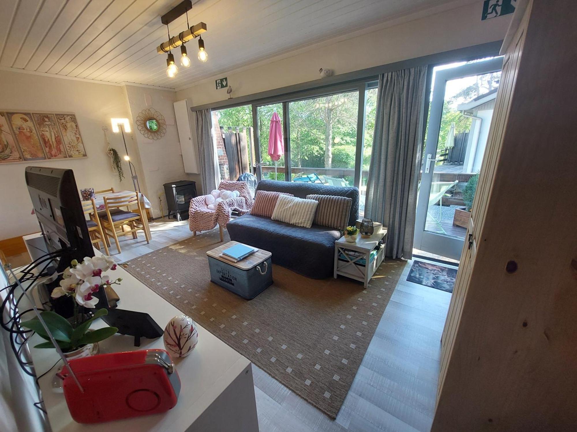 Le Petit Chalet - Bungalow Waulsort Ngoại thất bức ảnh
